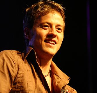 Aaron Lines photo