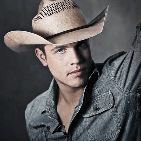Dustin Lynch photo