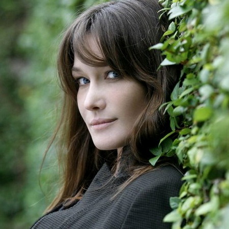 Carla Bruni photo